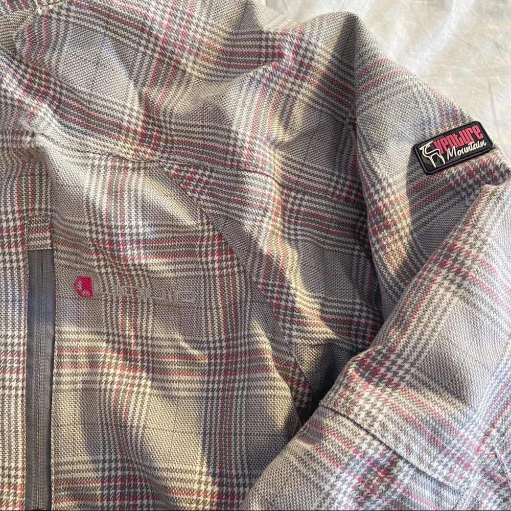 Snow Jacket - Picture 2 of 6